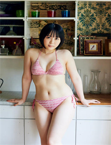 红色连衣裙